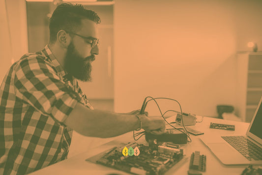 AUSBILDUNG ZUM INFORMATIKER.