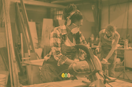 AUSBILDUNG ZUM TISCHLER.